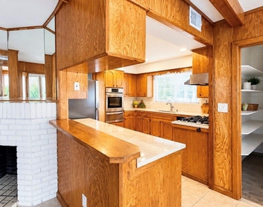 6443 Lawndale Street - Photo Thumbnail 4