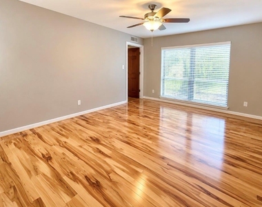 6443 Lawndale Street - Photo Thumbnail 24