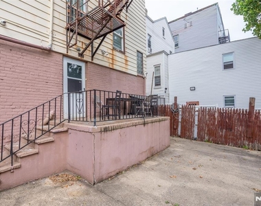169 Woodside - Photo Thumbnail 18