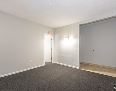169 Woodside - Photo Thumbnail 5