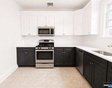 622 Hackensack - Photo Thumbnail 1