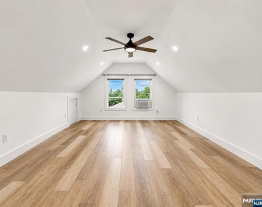 622 Hackensack - Photo Thumbnail 10