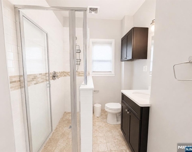 622 Hackensack - Photo Thumbnail 5