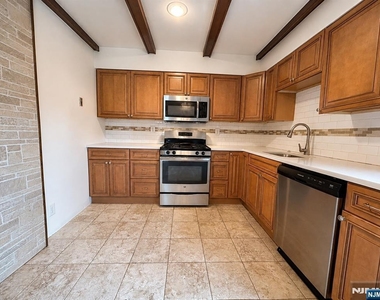 622 Hackensack - Photo Thumbnail 3