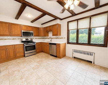 622 Hackensack - Photo Thumbnail 4