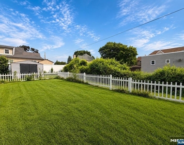 622 Hackensack - Photo Thumbnail 8