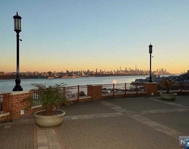 100 Old Palisade - Photo Thumbnail 2