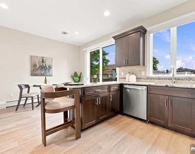 227 Lafayette - Photo Thumbnail 9