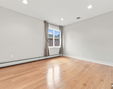 227 Lafayette - Photo Thumbnail 20