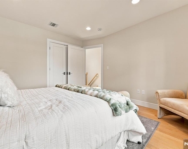 227 Lafayette - Photo Thumbnail 17