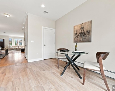 227 Lafayette - Photo Thumbnail 13