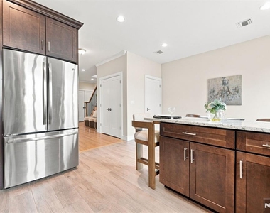 227 Lafayette - Photo Thumbnail 8
