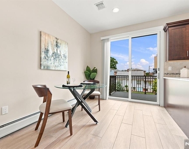 227 Lafayette - Photo Thumbnail 10