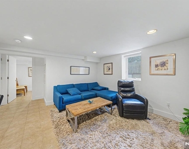 61 Center - Photo Thumbnail 27