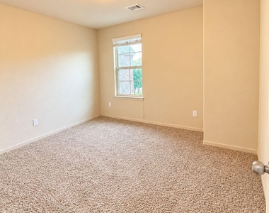 10111 Tallcrest Lane - Photo Thumbnail 15