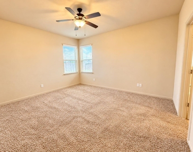 10111 Tallcrest Lane - Photo Thumbnail 5