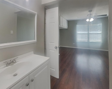 10115 Prospect Hill Drive - Photo Thumbnail 9