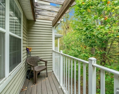 1121 Hyde Park - Photo Thumbnail 19