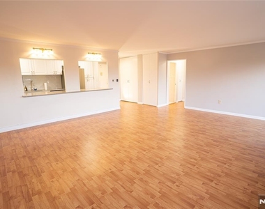 2180 Center - Photo Thumbnail 9