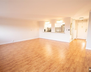 2180 Center - Photo Thumbnail 10