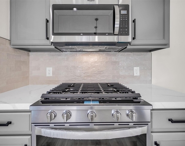 3906 Inglewood Circle - Photo Thumbnail 14