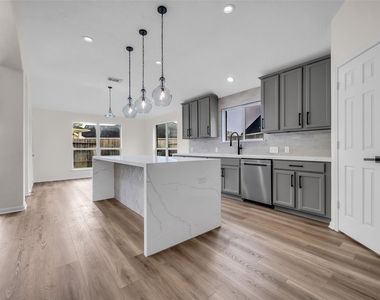 3906 Inglewood Circle - Photo Thumbnail 10