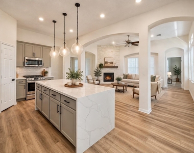 3906 Inglewood Circle - Photo Thumbnail 8