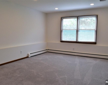 28 Elmhurst - Photo Thumbnail 6