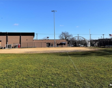 28 Elmhurst - Photo Thumbnail 26