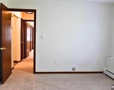 28 Elmhurst - Photo Thumbnail 24