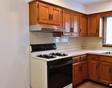 28 Elmhurst - Photo Thumbnail 8