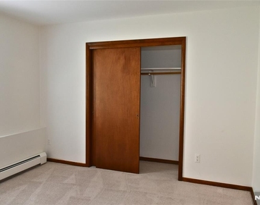 28 Elmhurst - Photo Thumbnail 23