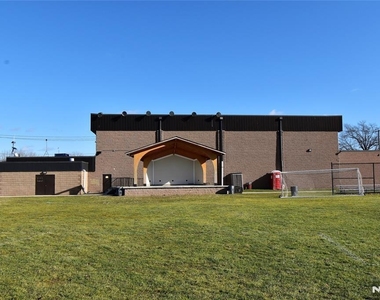 28 Elmhurst - Photo Thumbnail 27