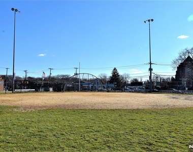 28 Elmhurst - Photo Thumbnail 28