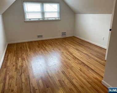 70 Beverly - Photo Thumbnail 7
