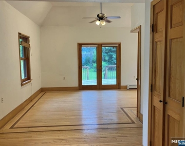 325 Bogert - Photo Thumbnail 7