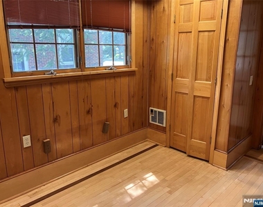 325 Bogert - Photo Thumbnail 13