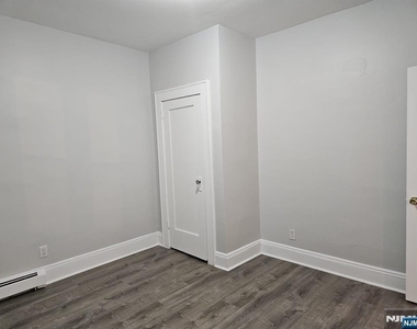 133 Anderson - Photo Thumbnail 12