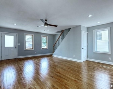 101 Carlton - Photo Thumbnail 3