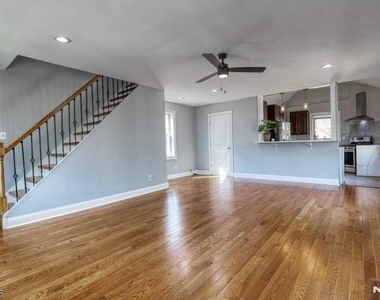 101 Carlton - Photo Thumbnail 2
