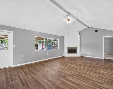 15911 Dunman Lane - Photo Thumbnail 3