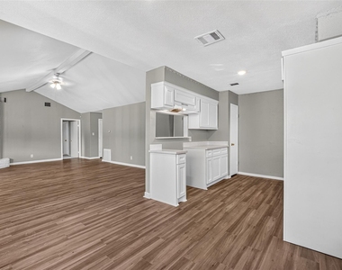 15911 Dunman Lane - Photo Thumbnail 8
