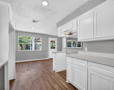 15911 Dunman Lane - Photo Thumbnail 14
