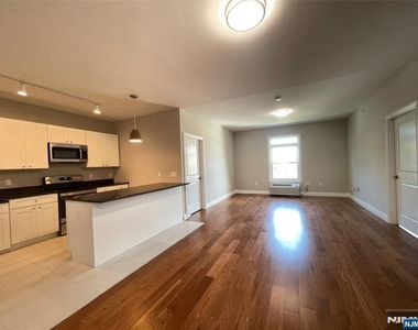 116 Essex - Photo Thumbnail 6