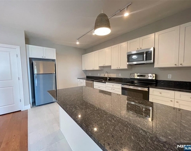 116 Essex - Photo Thumbnail 8