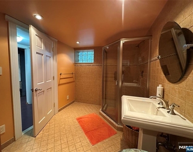 127 Howard - Photo Thumbnail 36