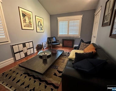 127 Howard - Photo Thumbnail 22
