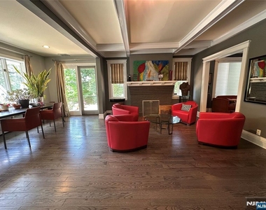 127 Howard - Photo Thumbnail 2