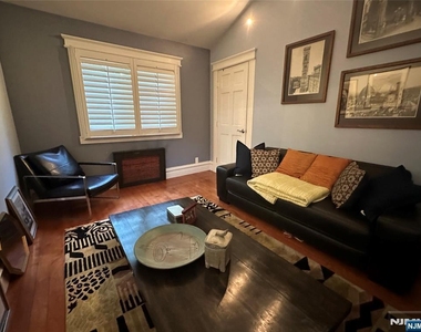 127 Howard - Photo Thumbnail 24