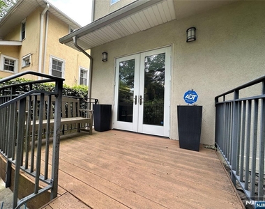 127 Howard - Photo Thumbnail 29